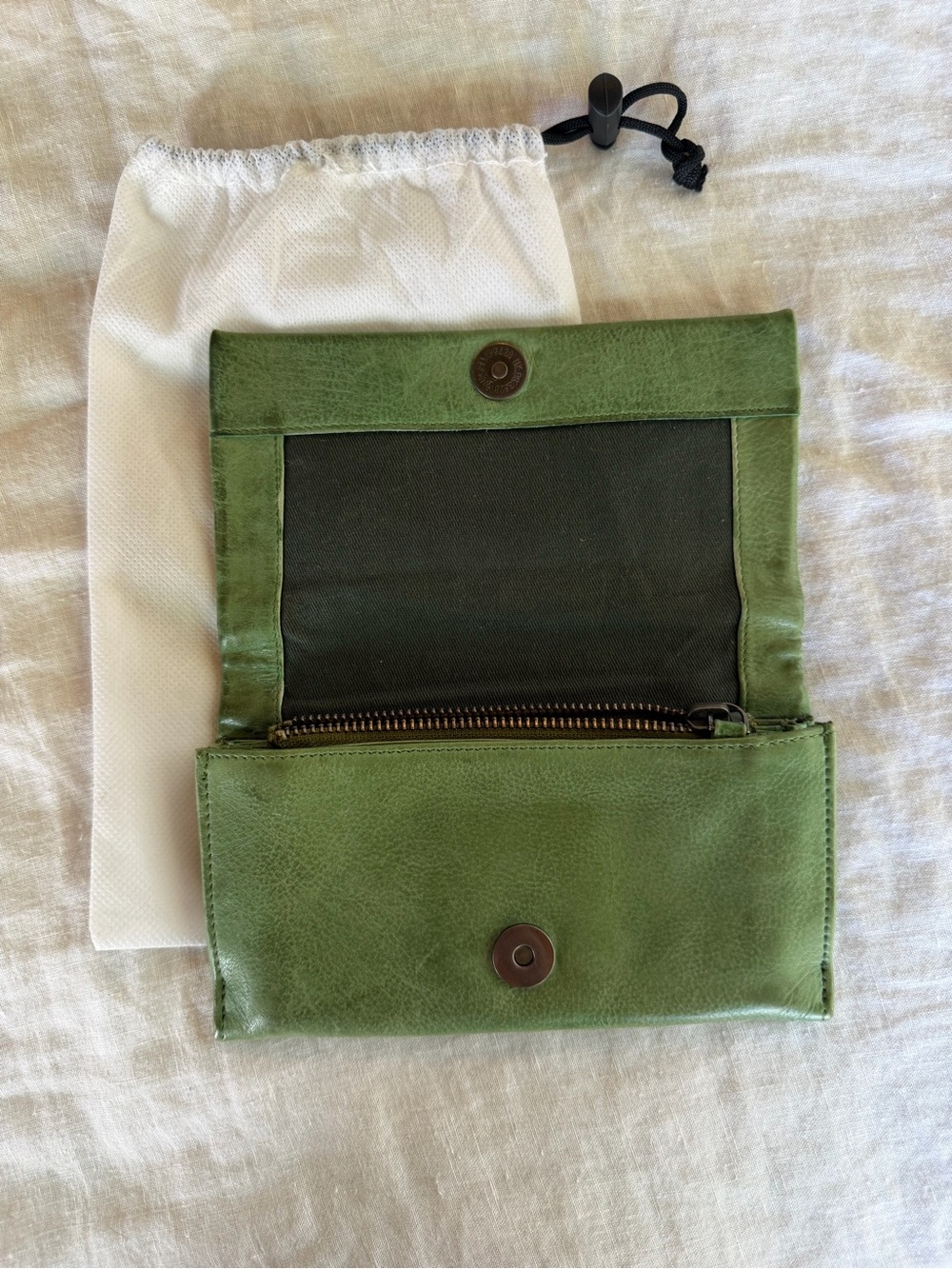 Latico Leathers Grass Eloise Wallet - Picture 3 of 11